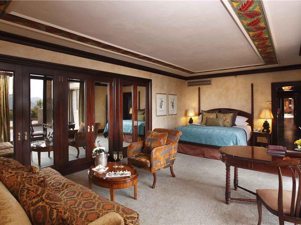 ザ パレス オブ ザ ロスト シティ アット サンシティ リゾート 部屋 写真 A suite at the Taj Mahal Palace